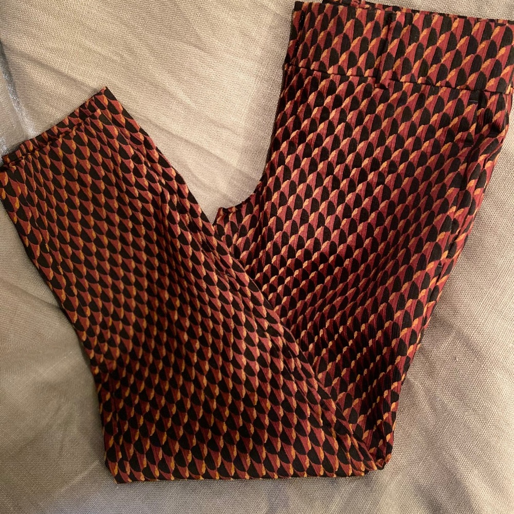 Ann Taylor Devin Fit Maroon/Black Patterned Pants